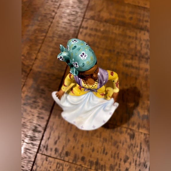 Royal Doulton Dancers of the World Indian Dancer – Signed! - Picture 6 of 9